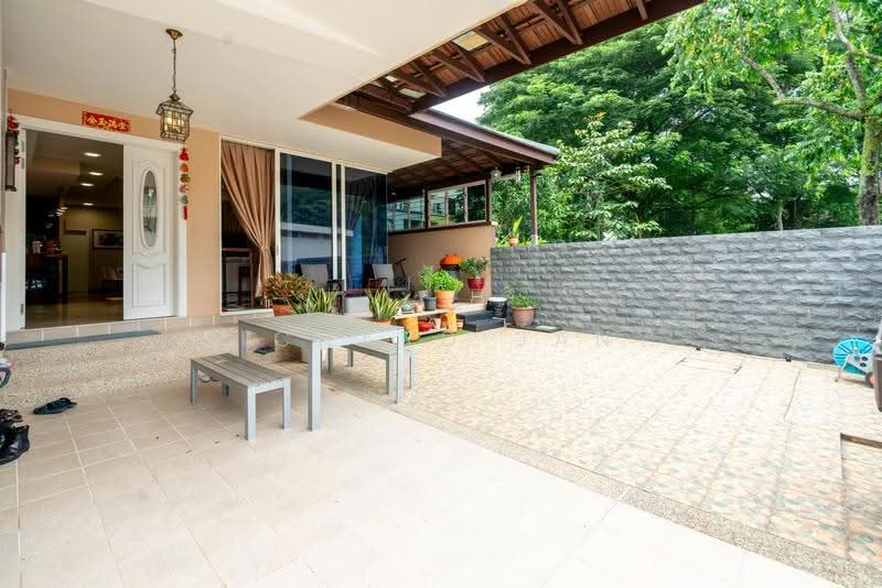 The Springside, 31 Springside Walk, Mandai / Upper Thomson, 5 Bedrooms, 3,800 sqft, Terraced House For Sale, by Richard Jany, 500200921 - Exterior - PropertyGuru.com.sg