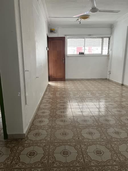 207 Tampines Street 21, 207 Tampines Street 21, 2 Bedrooms, 797 sqft, HDB Flat For Sale, by Zainab Ahmad, 500200924 - Living - PropertyGuru.com.sg