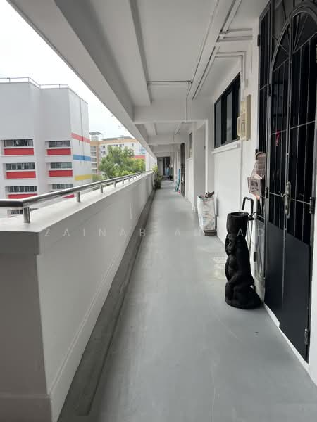 207 Tampines Street 21, 207 Tampines Street 21, 2 Bedrooms, 797 sqft, HDB Flat For Sale, by Zainab Ahmad, 500200924 - Corridor - PropertyGuru.com.sg