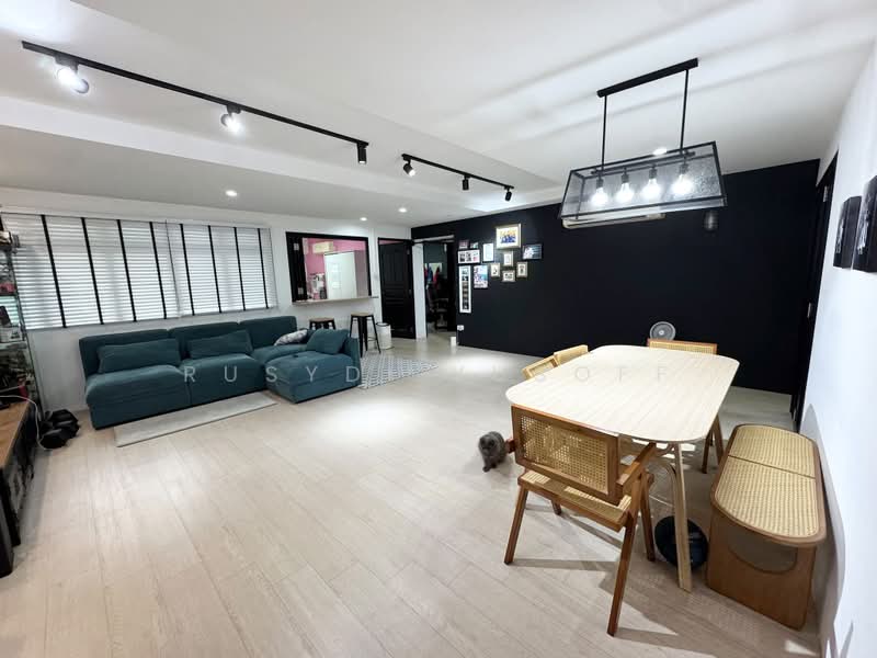 275A Jurong West Street 25, 275A Jurong West Street 25, 3 Bedrooms, 1,194 sqft, HDB Flat For Sale, by Rusydi Yusoff, 500200935 - Living Room - PropertyGuru.com.sg