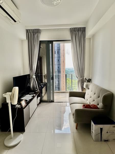 Parc Botannia, 16 Fernvale Street, 2 Bedrooms, 581 sqft, Condominium For Sale, by Alvin Neo, 500200938 - Living Room - PropertyGuru.com.sg