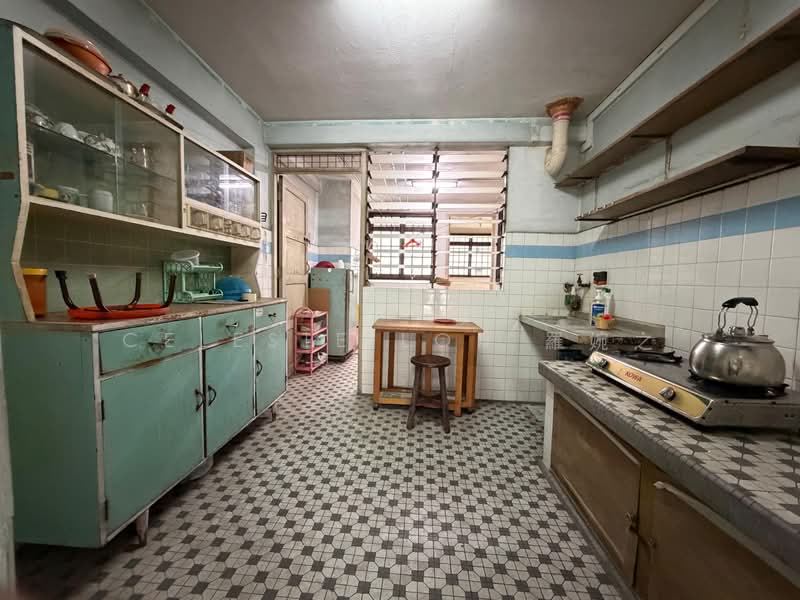 115 Lorong 1 Toa Payoh, 115 Lorong 1 Toa Payoh, 3 Bedrooms, 700 sqft, HDB Flat For Sale, by Celeste Loh 羅婉之, 500200962 - Kitchen - PropertyGuru.com.sg