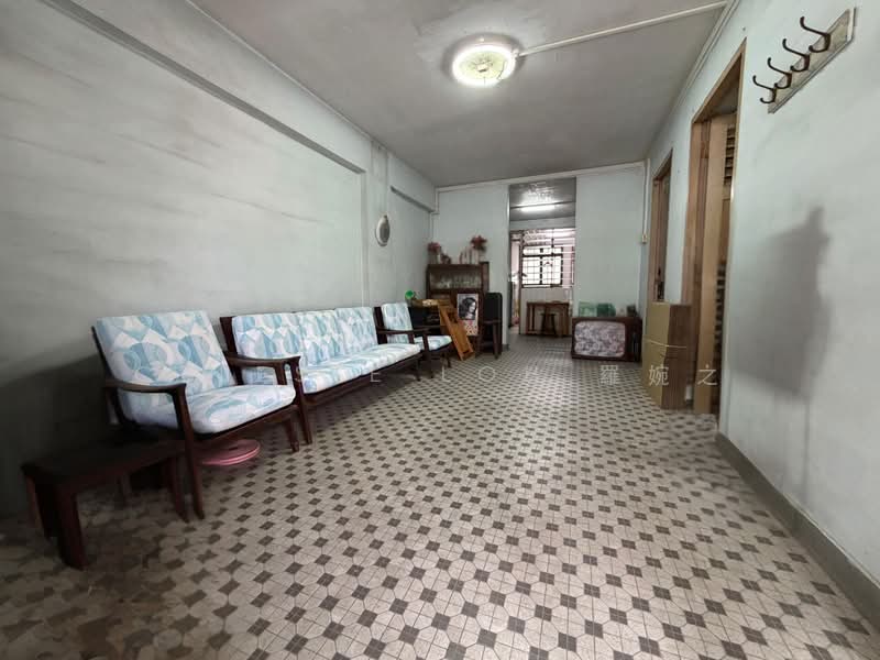 115 Lorong 1 Toa Payoh, 115 Lorong 1 Toa Payoh, 3 Bedrooms, 700 sqft, HDB Flat For Sale, by Celeste Loh 羅婉之, 500200962 - Living Room - PropertyGuru.com.sg