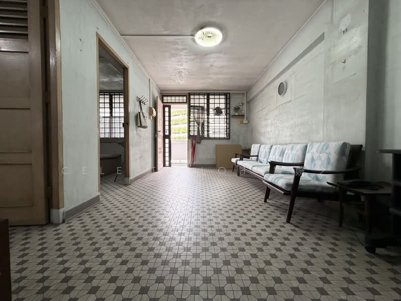 115 Lorong 1 Toa Payoh, 115 Lorong 1 Toa Payoh, 3 Bedrooms, 700 sqft, HDB Flat For Sale, by Celeste Loh 羅婉之, 500200962 - Living Room - PropertyGuru.com.sg