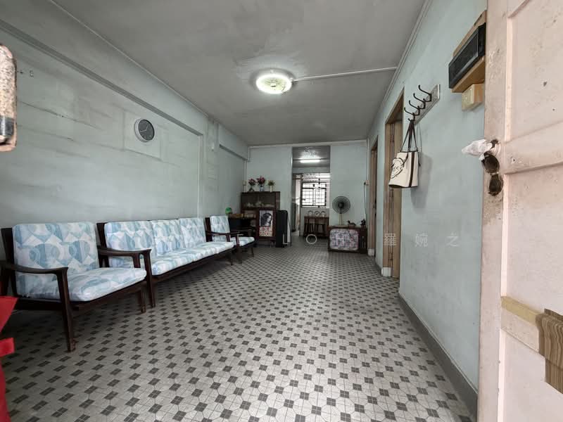 115 Lorong 1 Toa Payoh, 115 Lorong 1 Toa Payoh, 3 Bedrooms, 700 sqft, HDB Flat For Sale, by Celeste Loh 羅婉之, 500200962 - Living Room - PropertyGuru.com.sg