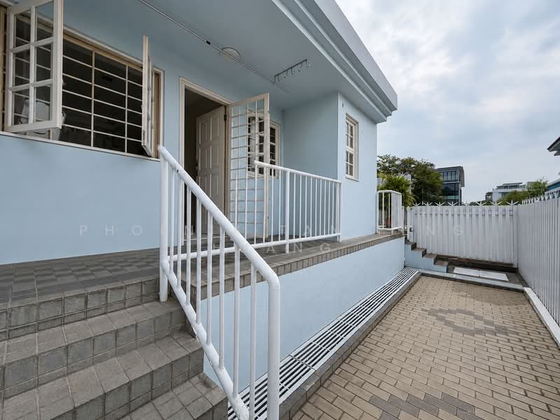 Sirat Place $1,4xx psf, Freehold 3-Storey Corner Terrace along a cul-de-sac, One of the Cheapest FH Corner-Terraces in Kovan, District 19, Hougang / Punggol / Sengkang, 5 Bedrooms, 2,620 sqft, Corner Terrace For Sale, by Phoenix Tan Feng Huang, 500200966 - Exterior - PropertyGuru.com.sg