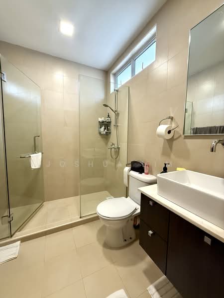 D21 🌳 Cheap Freehold Corner Terrace 🌴, Sunset Way, 4 Bedrooms, 3,500 sqft, Corner Terrace For Sale, by Joshua Lim, 500200970 - Bathroom - PropertyGuru.com.sg