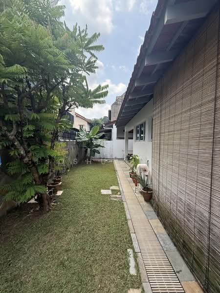 D21 🌳 Cheap Freehold Corner Terrace 🌴, Sunset Way, 4 Bedrooms, 3,500 sqft, Corner Terrace For Sale, by Joshua Lim, 500200970 - Garden - PropertyGuru.com.sg