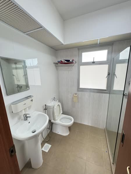 126A Canberra Street, 126A Canberra Street, 3 Bedrooms, 1,186 sqft, HDB Flat For Rent, by Eric Chey, 500200974 - Bathroom - PropertyGuru.com.sg