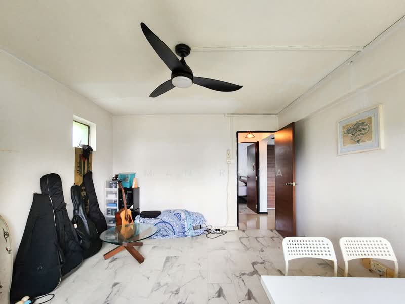 802 Woodlands Street 81, 802 Woodlands Street 81, 3 Bedrooms, 1,302 sqft, HDB Flat For Sale, by Aiman Roza, 500200976 - Living Room - PropertyGuru.com.sg