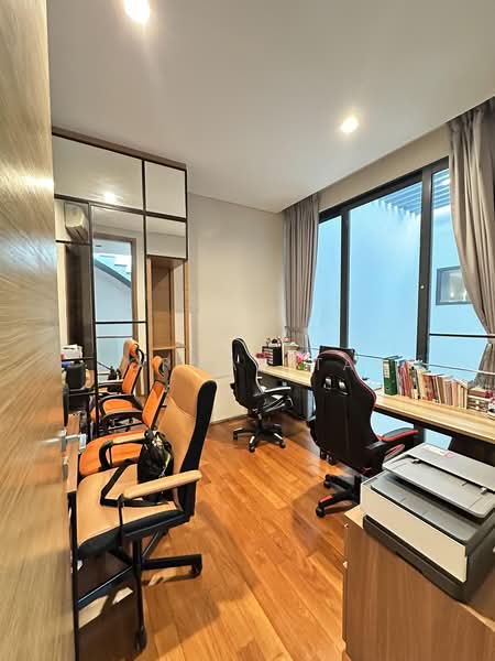 Meng Suan Road, Meng Suan Road, 6 Bedrooms, 3,950 sqft, Terraced House For Sale, by Norman Tan, 500200989 - Study - PropertyGuru.com.sg
