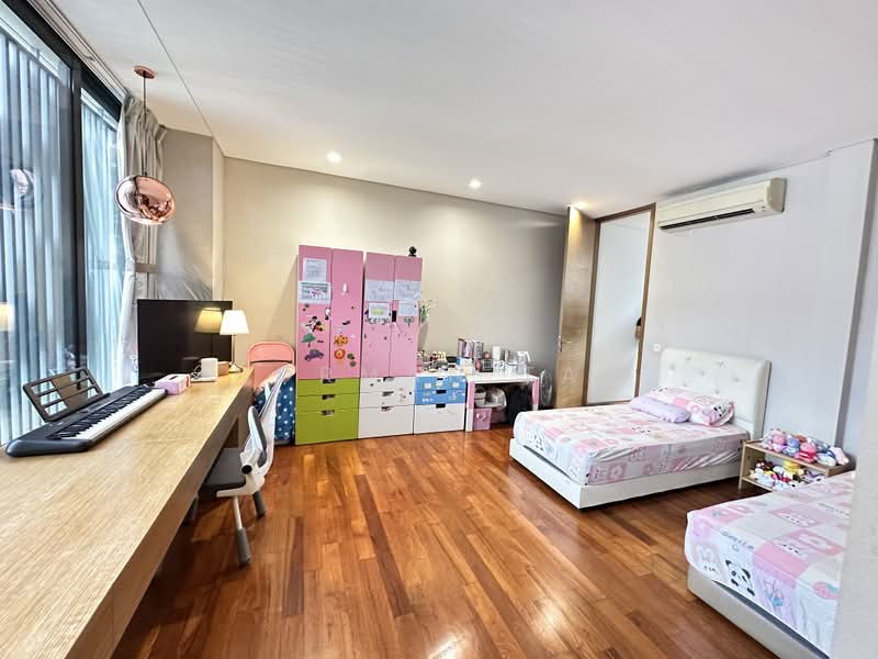 Meng Suan Road, Meng Suan Road, 6 Bedrooms, 3,950 sqft, Terraced House For Sale, by Norman Tan, 500200989 - Bedroom - PropertyGuru.com.sg