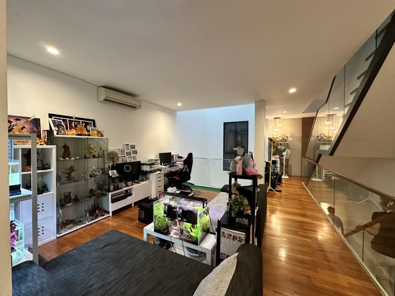 Meng Suan Road, Meng Suan Road, 6 Bedrooms, 3,950 sqft, Terraced House For Sale, by Norman Tan, 500200989 - Living Room - PropertyGuru.com.sg