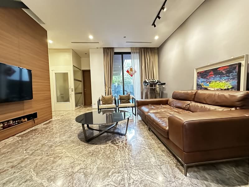 Meng Suan Road, Meng Suan Road, 6 Bedrooms, 3,950 sqft, Terraced House For Sale, by Norman Tan, 500200989 - Living Room - PropertyGuru.com.sg