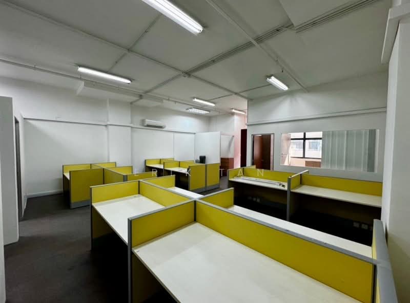 Midview City, 18 Sin Ming Lane, 1,496 sqft, Light Industrial (B1) For Rent, by Erik Tan, 500200993 - CommercialGuru.com.sg
