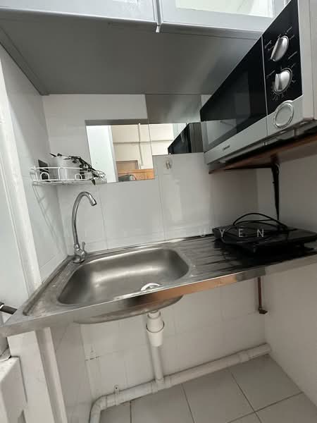 Sims 450 Centre, 450 Sims Avenue, Studio, 320 sqft, Walk-up Apartment For Rent, by Kathy Nguyen, 500200999 - Kitchen - PropertyGuru.com.sg