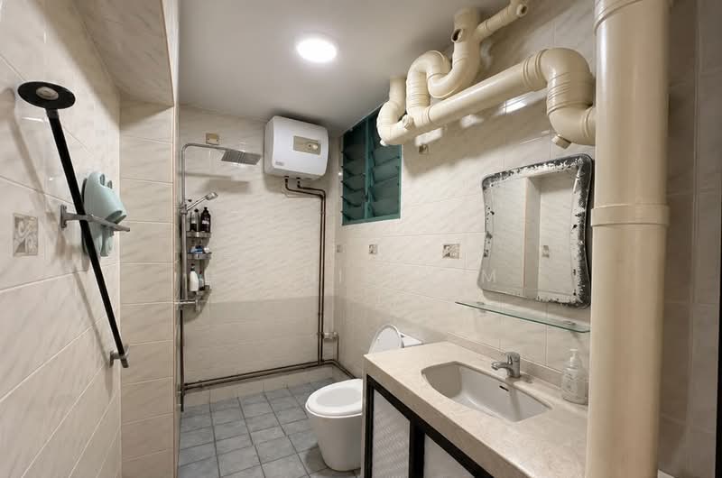 465 Choa Chu Kang Avenue 4, 465 Choa Chu Kang Avenue 4, 3 Bedrooms, 1,119 sqft, HDB Flat For Sale, by Dennis Lim, 500201002 - Bathroom - PropertyGuru.com.sg
