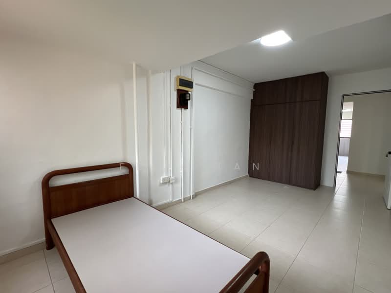 181 Ang Mo Kio Avenue 5, 181 Ang Mo Kio Avenue 5, 2 Bedrooms, 721 sqft, HDB Flat For Rent, by Felix Tan, 500201009 - Bedroom - PropertyGuru.com.sg