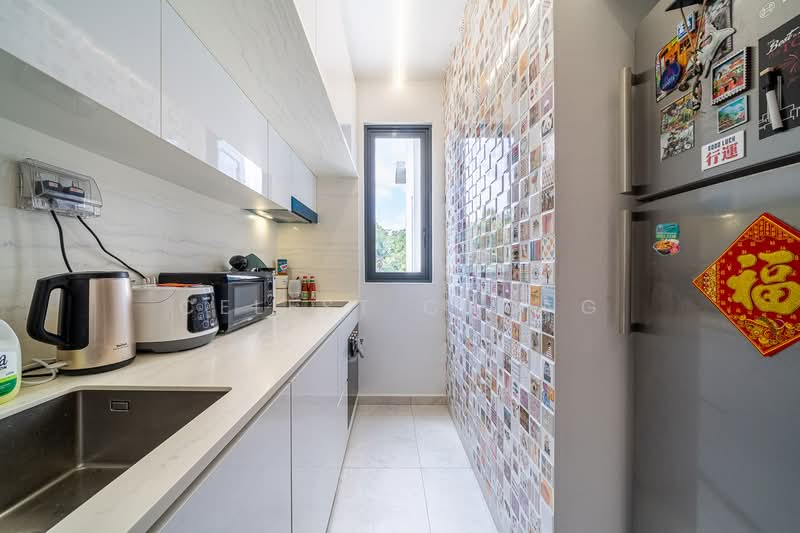 Lattice One, 1 Seraya Crescent, 2 Bedrooms, 614 sqft, Condominium For Sale, by Celest Chong, 500201036 - Kitchen - PropertyGuru.com.sg