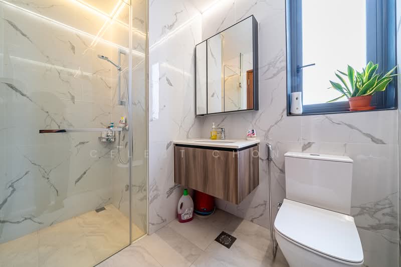 Lattice One, 1 Seraya Crescent, 2 Bedrooms, 614 sqft, Condominium For Sale, by Celest Chong, 500201036 - Bathroom - PropertyGuru.com.sg