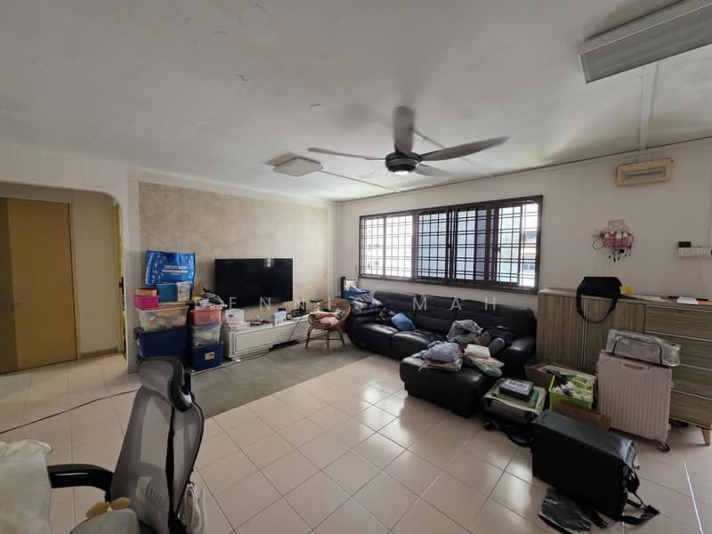 363 Bukit Batok Street 31, 363 Bukit Batok Street 31, 3 Bedrooms, 1,012 sqft, HDB Flat For Sale, by Dennis Mah, 500201061 - Living Room - PropertyGuru.com.sg