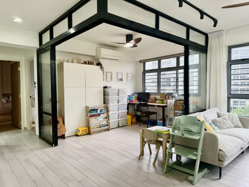 622B Tampines Avenue 12, 622B Tampines Avenue 12, 3 Bedrooms, 1,001 sqft, HDB Flat For Sale, by Geraldine Kwok, 500201066 - Living Room - PropertyGuru.com.sg