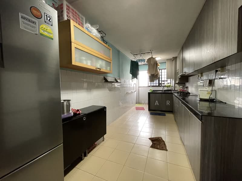 427 Yishun Avenue 11, 427 Yishun Avenue 11, 3 Bedrooms, 1,119 sqft, HDB Flat For Rent, by Arun Kumar, 500201096 - Kitchen - PropertyGuru.com.sg