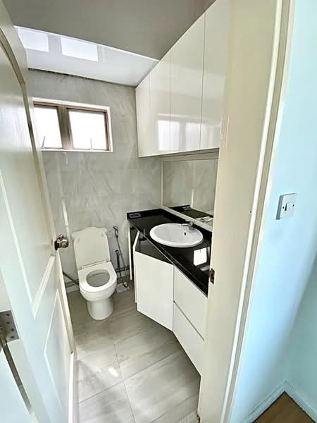 Buona Vista Gardens, 2 Zehnder Road, 3 Bedrooms, 1,281 sqft, Condominium For Rent, by Adeline Oh, 500201098 - Bathroom - PropertyGuru.com.sg