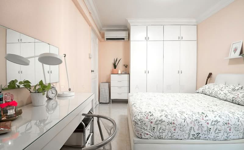 142 Petir Road, 142 Petir Road, 2 Bedrooms, 786 sqft, HDB Flat For Sale, by Aloisa Lua (嘉嘉), 500201099 - Bedroom - PropertyGuru.com.sg