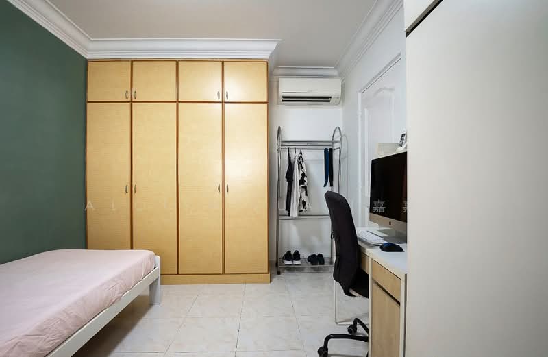 142 Petir Road, 142 Petir Road, 2 Bedrooms, 786 sqft, HDB Flat For Sale, by Aloisa Lua (嘉嘉), 500201099 - Bedroom - PropertyGuru.com.sg