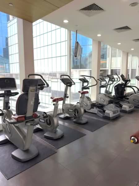 The Central, 12 Eu Tong Sen Street, 1 Bedroom, 635 sqft, Condominium For Rent, by Eric Chan 陳鴻運, 500201100 - Gym - PropertyGuru.com.sg