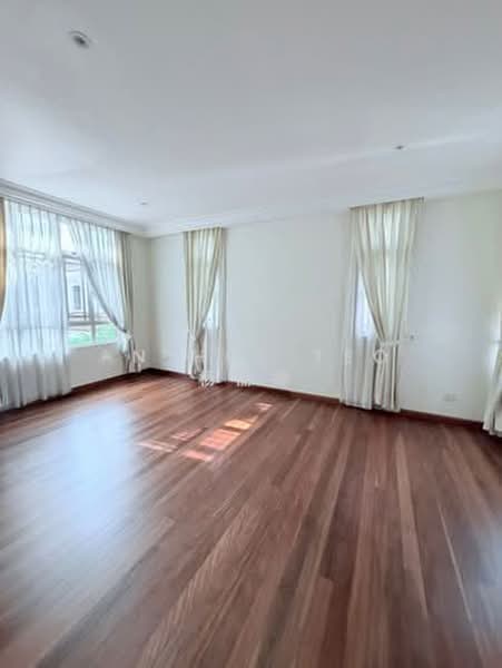 Holland Green, Holland Green, 5 Bedrooms, 4,500 sqft, Detached House For Sale, by Anthea Yeo 杨丽娇, 500201113 - Living Room - PropertyGuru.com.sg
