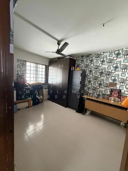 252 Bukit Batok East Avenue 5, 252 Bukit Batok East Avenue 5, 2 Bedrooms, 721 sqft, HDB Flat For Sale, by Masilamani Kumara Velu, 500201142 - Bedroom - PropertyGuru.com.sg