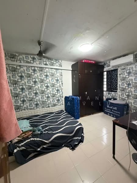 252 Bukit Batok East Avenue 5, 252 Bukit Batok East Avenue 5, 2 Bedrooms, 721 sqft, HDB Flat For Sale, by Masilamani Kumara Velu, 500201142 - Bedroom - PropertyGuru.com.sg