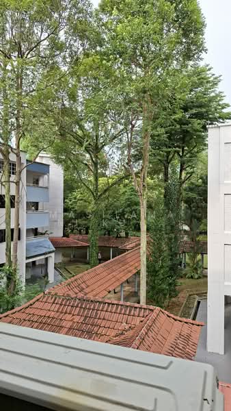 252 Bukit Batok East Avenue 5, 252 Bukit Batok East Avenue 5, Dairy Farm / Bukit Panjang / Choa Chu Kang, 2 Bedrooms, 721 sqft, HDB Flat For Sale, by Masilamani Kumara Velu, 500201142 - Exterior - PropertyGuru.com.sg