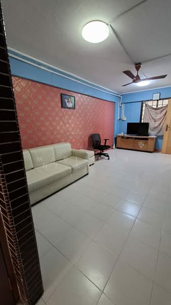 252 Bukit Batok East Avenue 5, 252 Bukit Batok East Avenue 5, Dairy Farm / Bukit Panjang / Choa Chu Kang, 2 Bedrooms, 721 sqft, HDB Flat For Sale, by Masilamani Kumara Velu, 500201142 - Living Room - PropertyGuru.com.sg