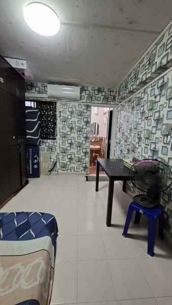 252 Bukit Batok East Avenue 5, 252 Bukit Batok East Avenue 5, Dairy Farm / Bukit Panjang / Choa Chu Kang, 2 Bedrooms, 721 sqft, HDB Flat For Sale, by Masilamani Kumara Velu, 500201142 - master room - PropertyGuru.com.sg