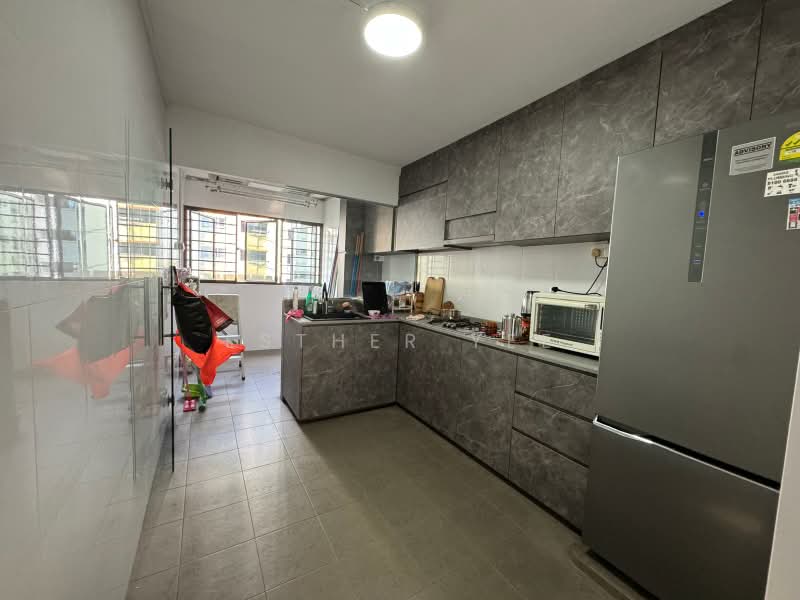 219 Serangoon Avenue 4, 219 Serangoon Avenue 4, Room Rental, 100 sqft, HDB Flat For Rent, by Esther Yee, 500201144 - Kitchen - PropertyGuru.com.sg