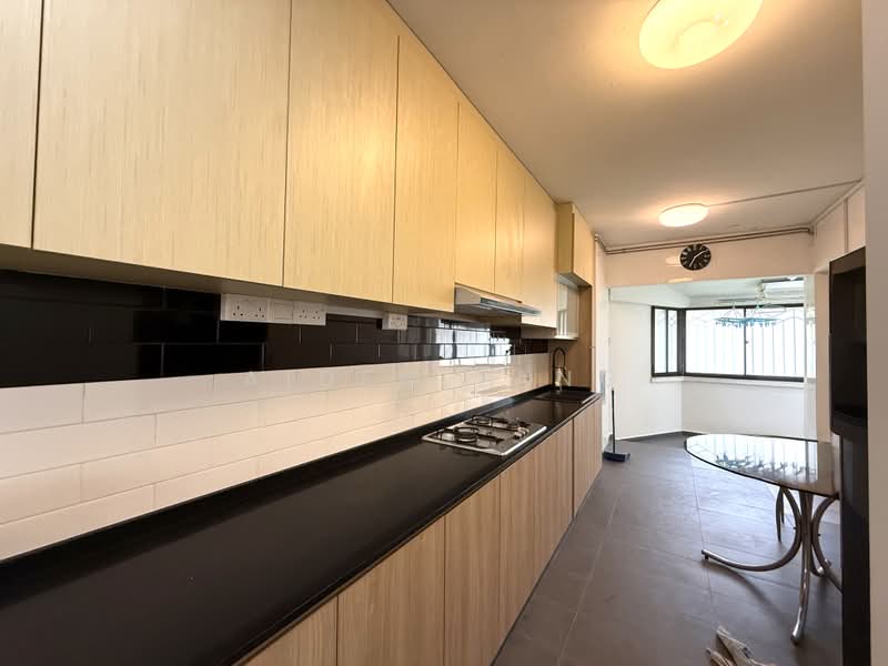 436 Woodlands Street 41, 436 Woodlands Street 41, 2 Bedrooms, 904 sqft, HDB Flat For Rent, by Aiden Tang, 500201150 - Kitchen - PropertyGuru.com.sg