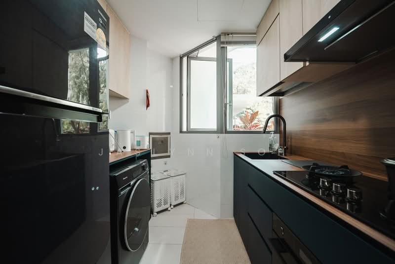 Eight Courtyards, 2 Canberra Drive, 2 Bedrooms, 947 sqft, Condominium For Sale, by Jaslynn Soh, 500201158 - Enclosed Kitchen - PropertyGuru.com.sg