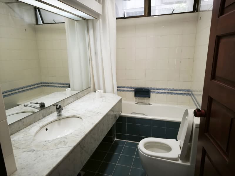 Jervois Grove, 100 Jervois Road, 3 Bedrooms, 1,400 sqft, Apartment For Rent, by Ruth Chia, 500201169 - Bathroom - PropertyGuru.com.sg