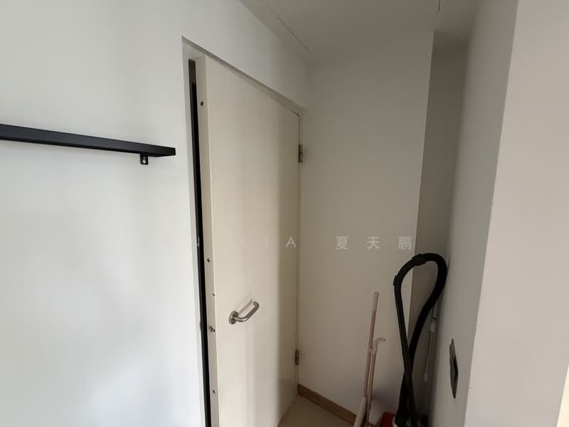 The Clift, 21 McCallum Street, 1 Bedroom, 506 sqft, Apartment For Rent, by Ben XIA 夏天鹏, 500201183 - storage room - PropertyGuru.com.sg