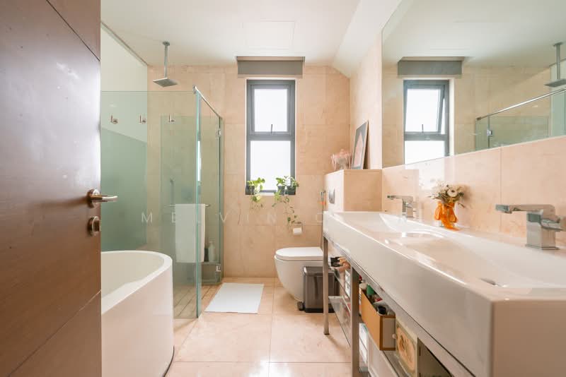 Medallion, Braddell Road, 5 Bedrooms, 3,789 sqft, Bungalow House For Sale, by Melvin Chan, 500201185 - MBR ensuite - PropertyGuru.com.sg