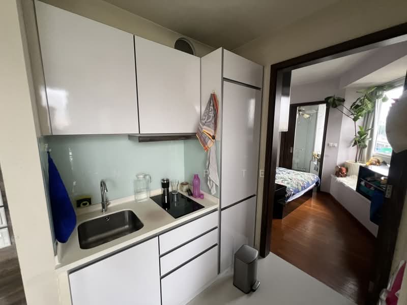 Suites @ Topaz, 3 Topaz Road, 1 Bedroom, 377 sqft, Condominium For Sale, by Nesh Patel, 500201190 - Kitchen - PropertyGuru.com.sg