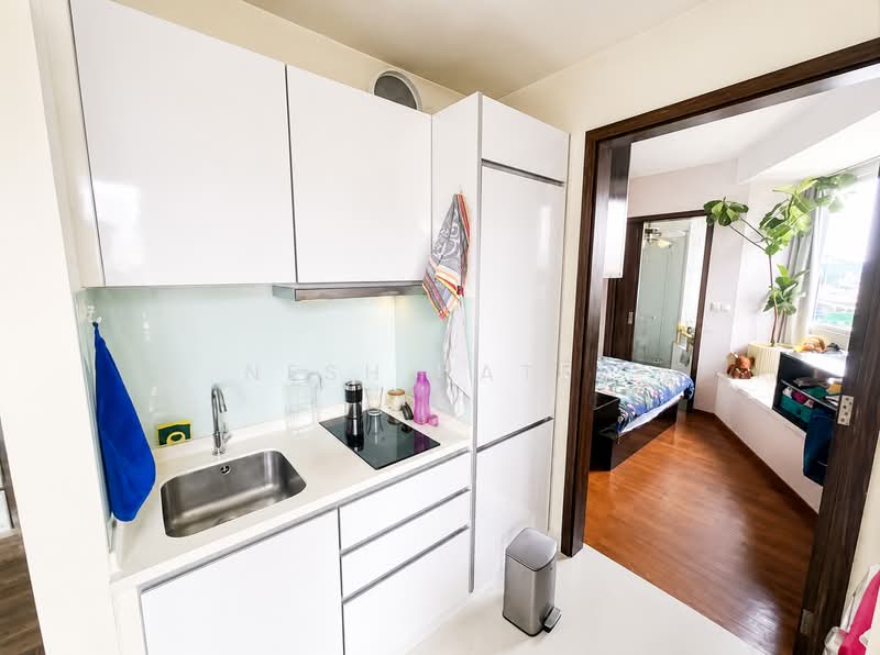 Suites @ Topaz, 3 Topaz Road, 1 Bedroom, 377 sqft, Condominium For Sale, by Nesh Patel, 500201190 - Kitchen - PropertyGuru.com.sg
