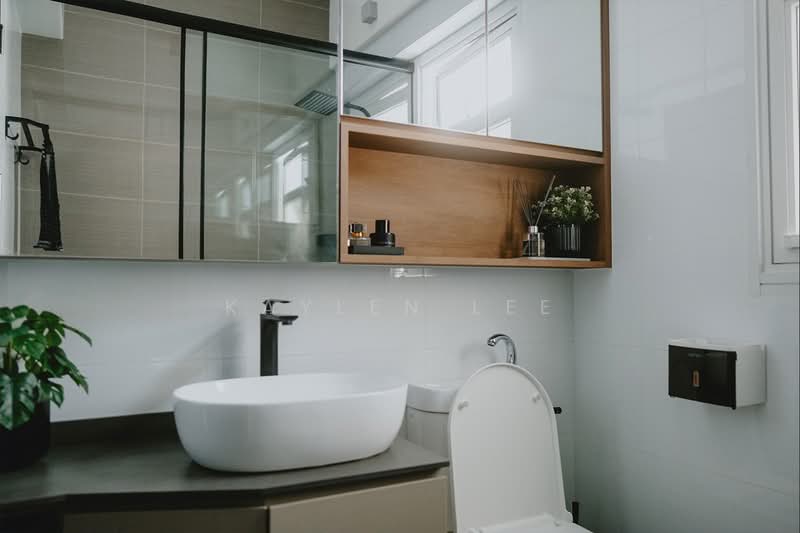 618B Tampines Street 61, 618B Tampines Street 61, 3 Bedrooms, 1,001 sqft, HDB Flat For Sale, by Kaylen Lee, 500201210 - Master Bathroom - PropertyGuru.com.sg