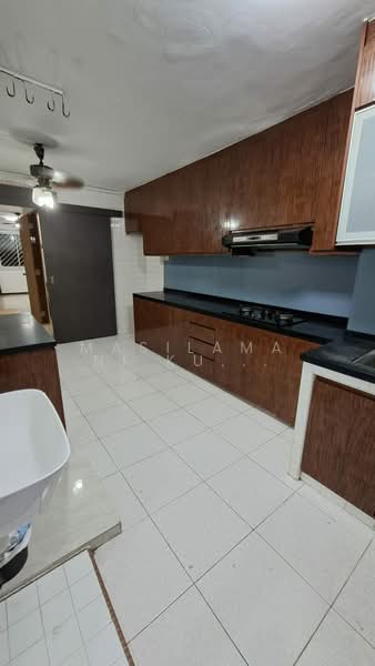 261 Jurong East Street 24, 261 Jurong East Street 24, 2 Bedrooms, 732 sqft, HDB Flat For Sale, by Masilamani Kumara Velu, 500201214 - Kitchen - PropertyGuru.com.sg