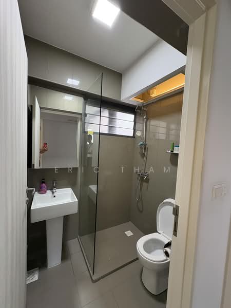 310C Punggol Walk, 310C Punggol Walk, 2 Bedrooms, 980 sqft, HDB Flat For Sale, by Eric Tham, 500201215 - Bathroom - PropertyGuru.com.sg
