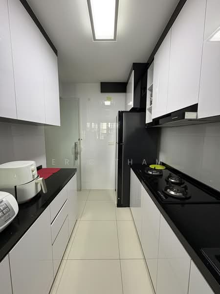 310C Punggol Walk, 310C Punggol Walk, 2 Bedrooms, 980 sqft, HDB Flat For Sale, by Eric Tham, 500201215 - Kitchen - PropertyGuru.com.sg