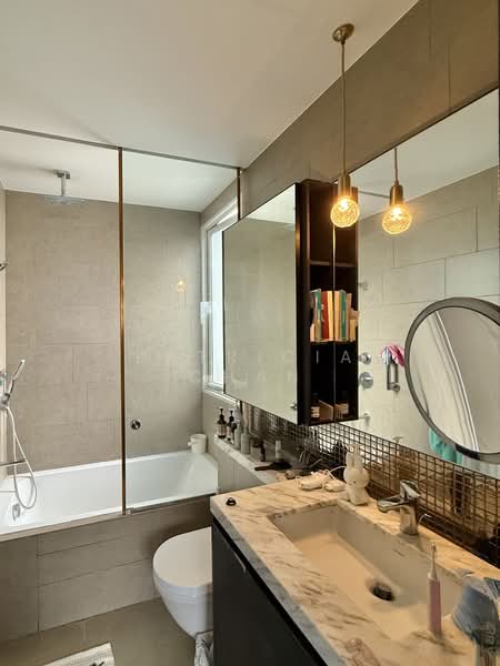 The Sorrento, 55 West Coast Road, 2 Bedrooms, 1,496 sqft, Condominium For Sale, by Patricia Chan, 500201218 - Bathroom - PropertyGuru.com.sg